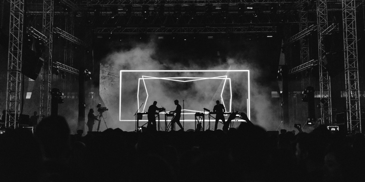 7 Urban Contemporary Music Artists You Should Add to Your Playlist